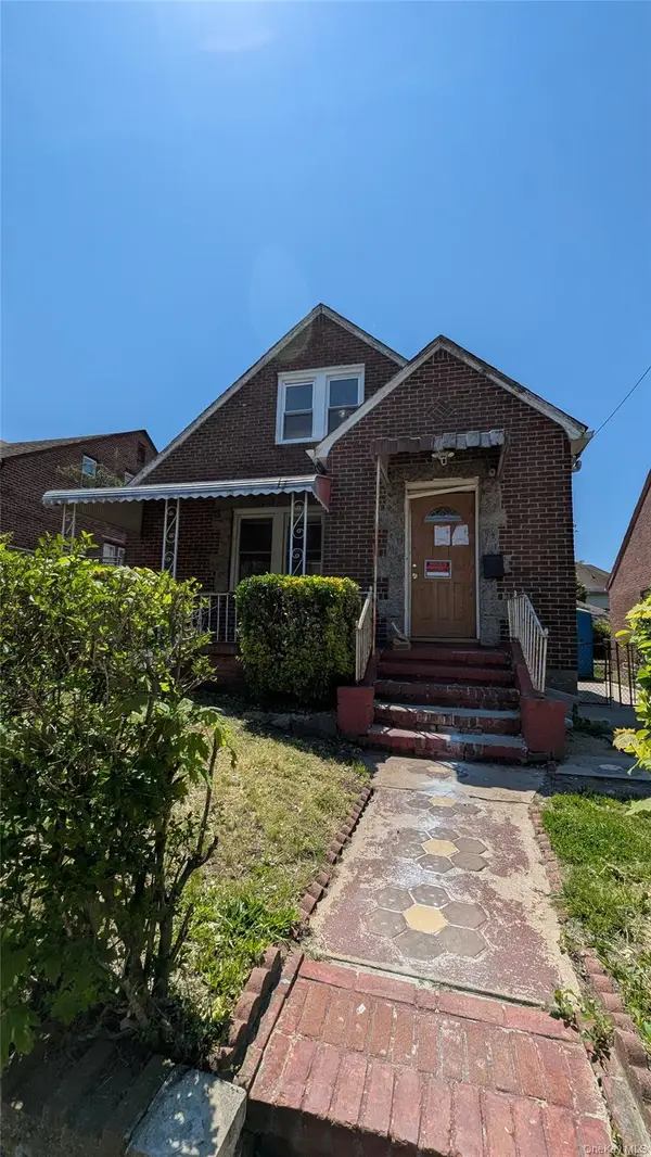 18910 114th Drive, Saint Albans, NY 11412