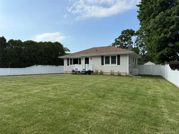 315 Wicks Road, New Suffolk, NY 11956