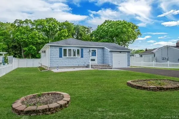 34 Stewart Street, Bay Shore, NY 11706
