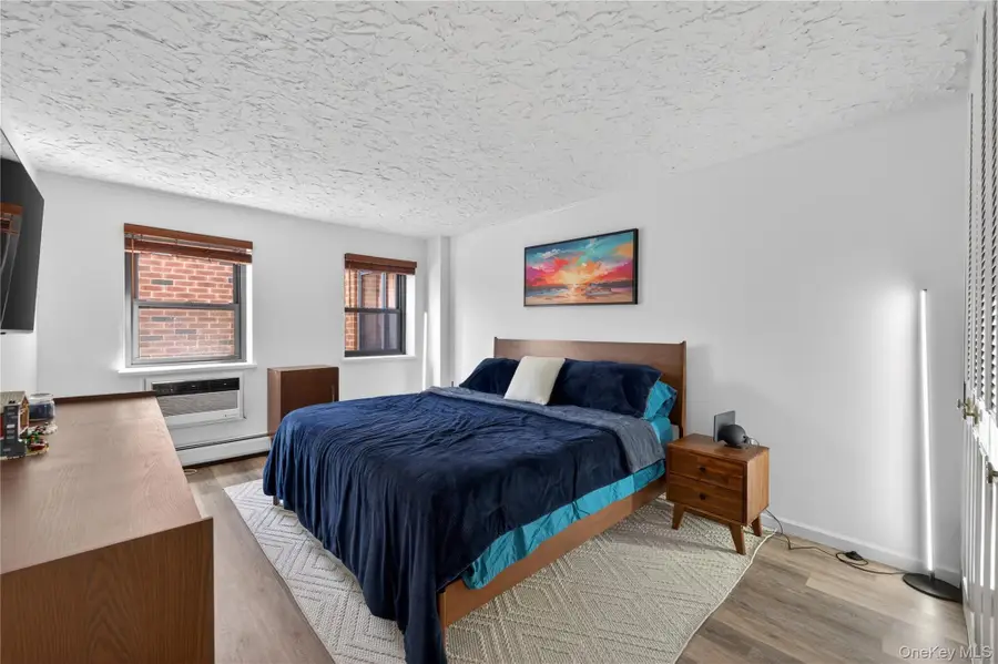 100 Clinton Avenue #3C, Mineola, NY 11501 - #2
