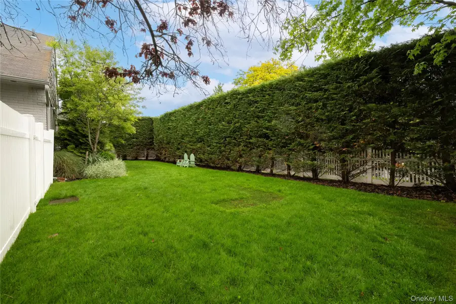 6 Blenheim Court, Rockville Centre, NY 11570 - #3