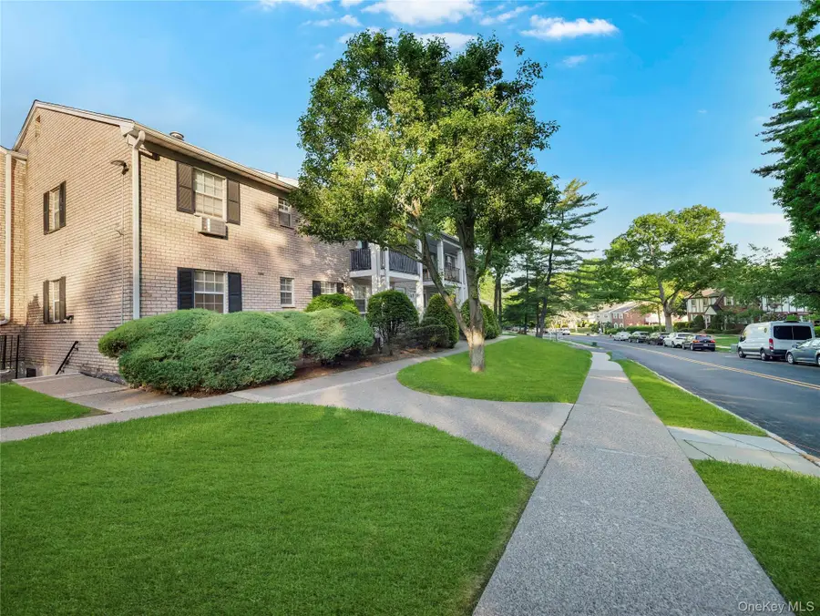1 Doxbury Lane, Suffern, NY 10901 - #3