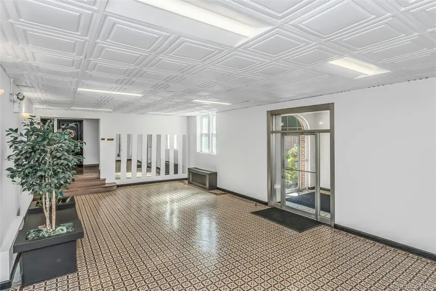 185 Atlantic Avenue #A3, Lynbrook, NY 11563 - #2