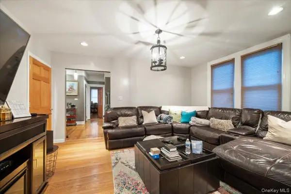 Address Withheld By Seller, Bronx, NY 10466