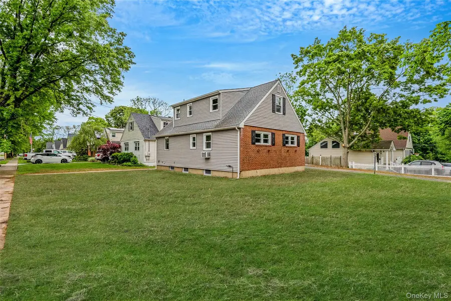24 Russell Street, Amityville, NY 11701 - #2