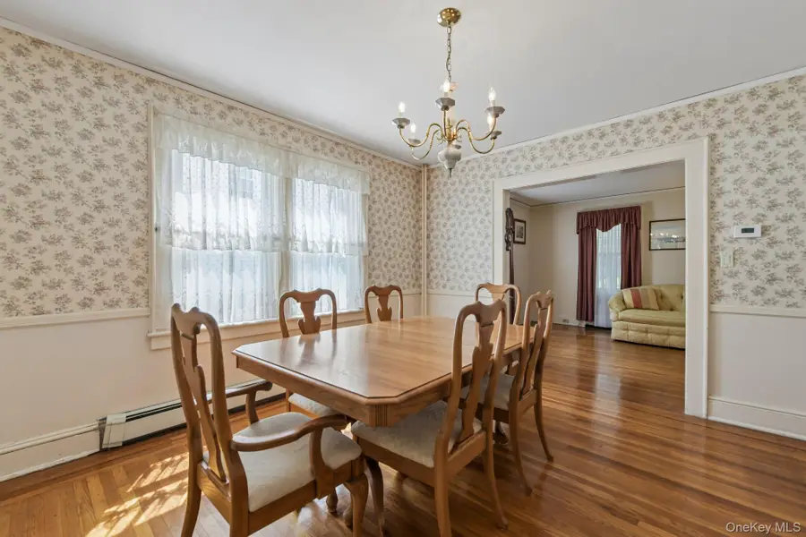 207 N Forest Avenue, Rockville Centre, NY 11570 - #3