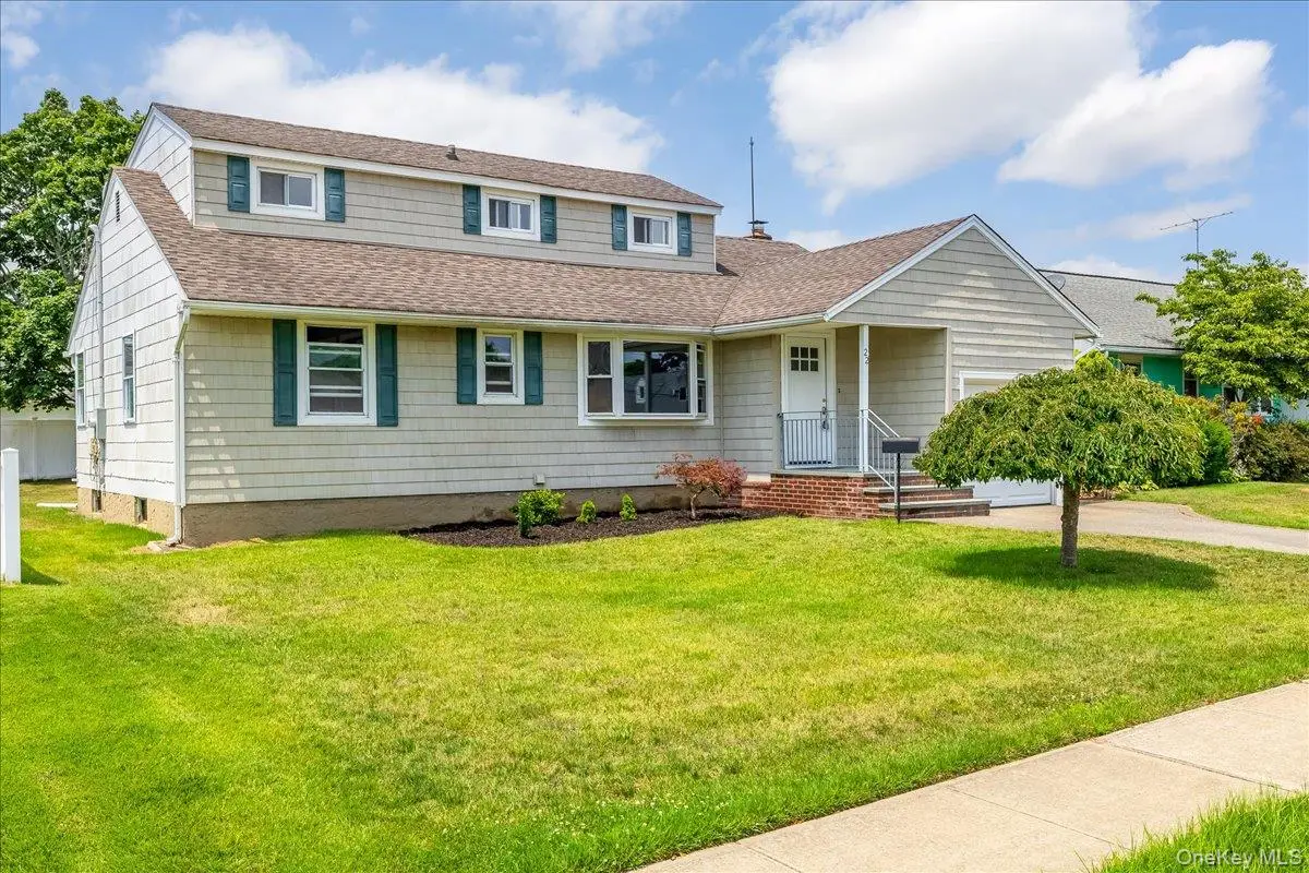 22 Scholl Drive, Farmingdale, NY 11735 - #1