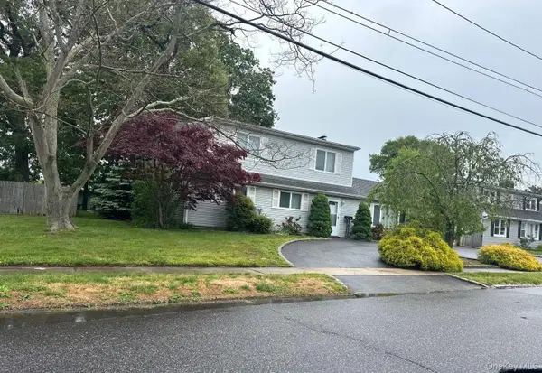 22 William Street, Copiague, NY 11726