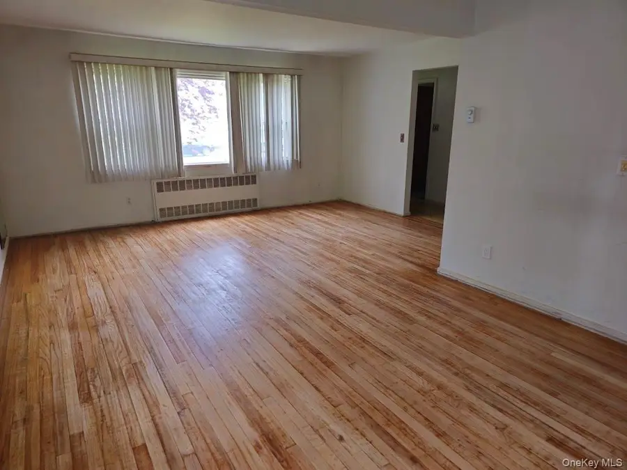 107 Union Avenue, Lynbrook, NY 11563 - #2