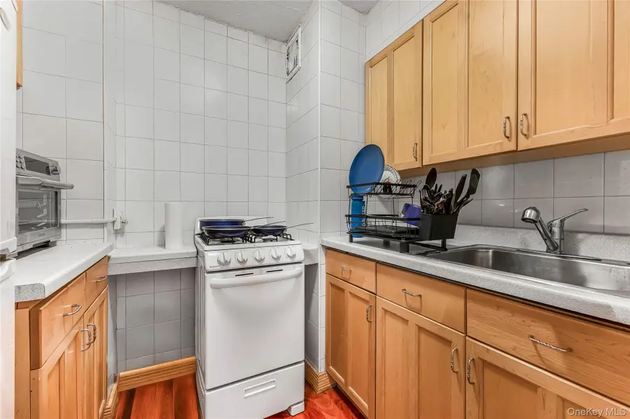 118-17 Union #15J, Forest Hills, NY 11375 - #3