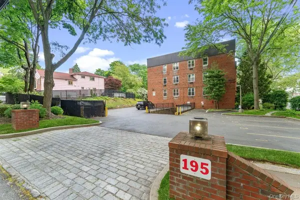 195 South Middle Neck Road #1F, Great Neck, NY 11021