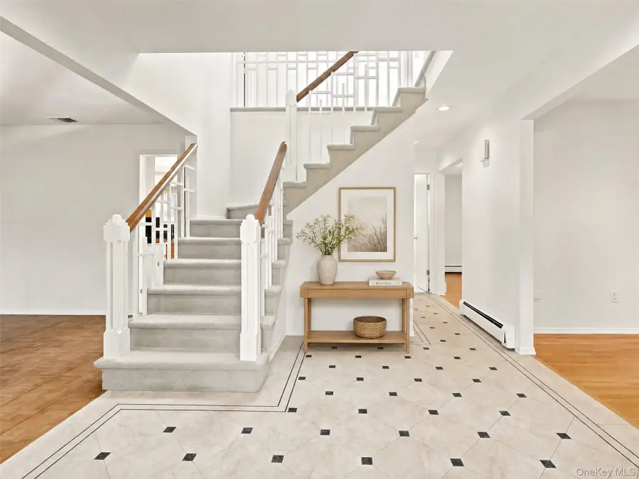 23 Carriage Court, Scarsdale, NY 10583 - #3