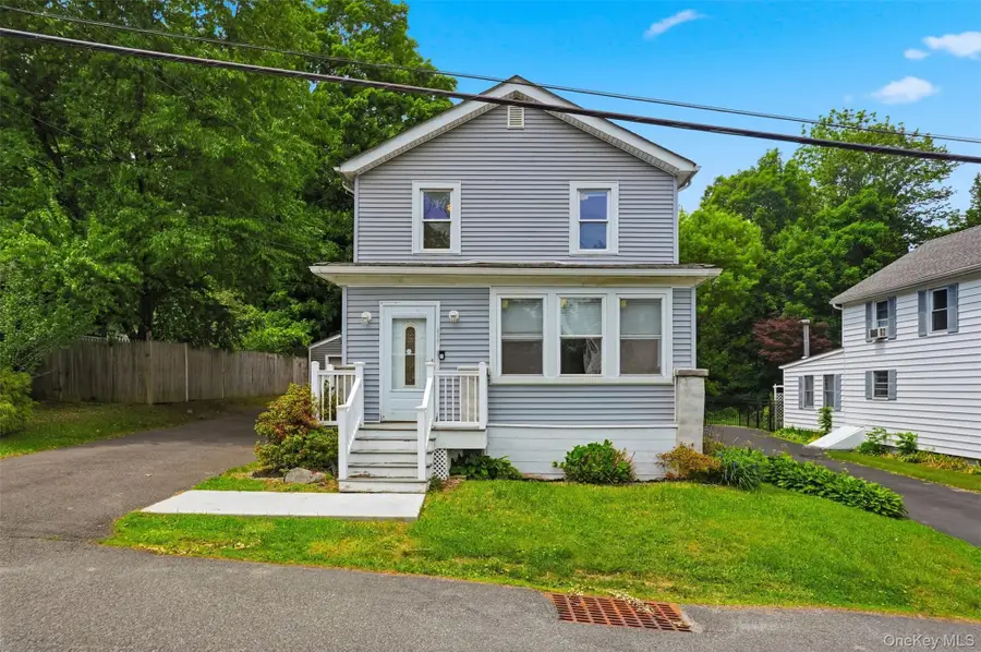 18 Saint Joseph Place, New Windsor, NY 12553 - #2