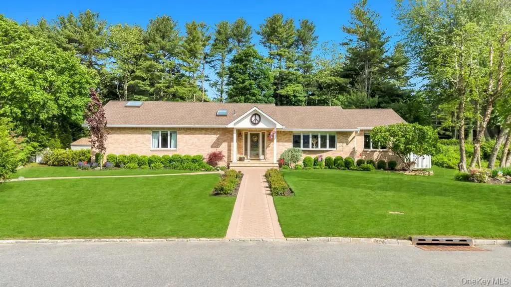 10 S Lot Road, Smithtown, NY 11787 - #1