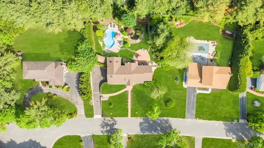 10 S Lot Road, Smithtown, NY 11787 - #3
