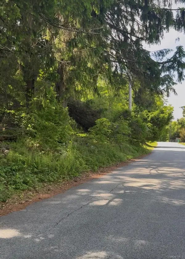 Mountain Road N, Cold Spring, NY 10516