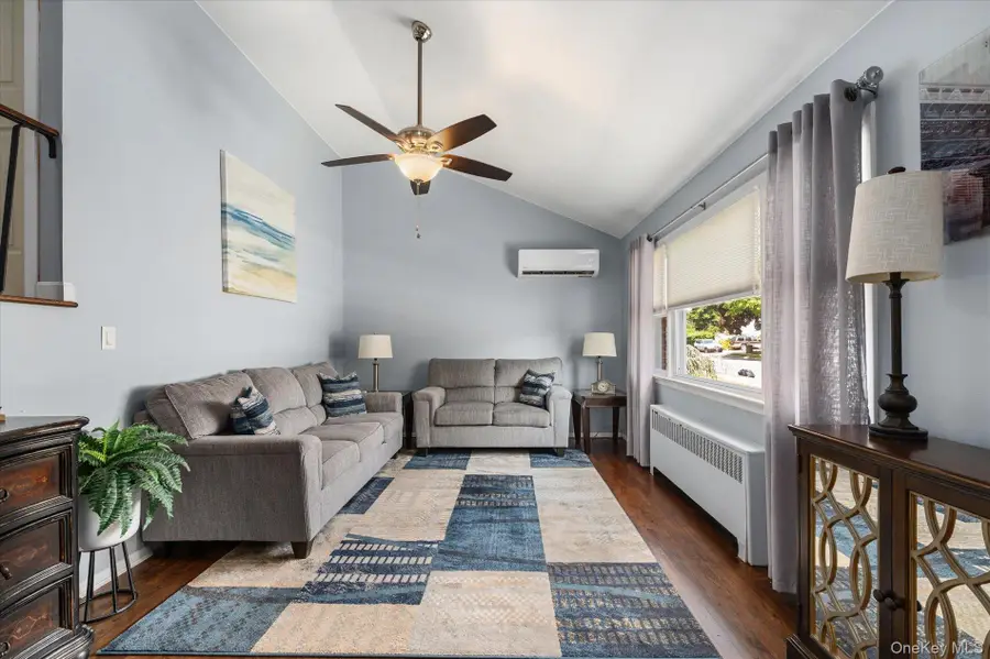 330 Woods Road, North Babylon, NY 11703 - #3