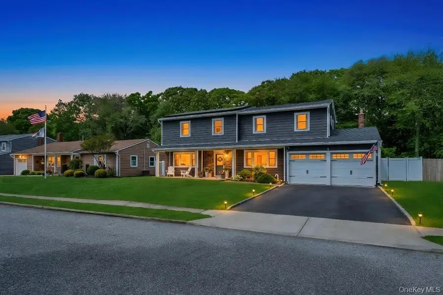 20 Canterbury Court, Oakdale, NY 11769 - #3