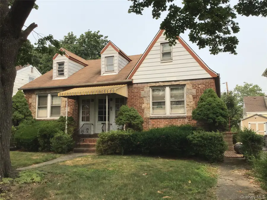 25 Collins Avenue, Williston Park, NY 11596 - #3