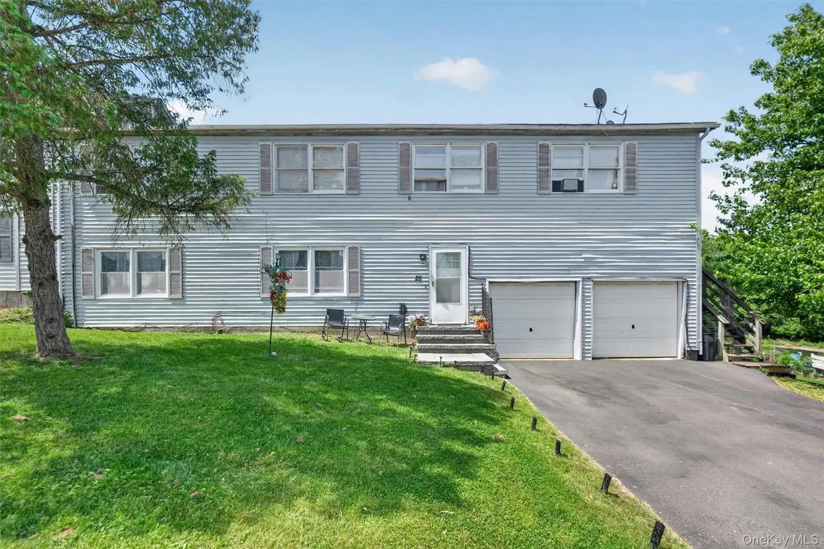 27-28 Williamsburg Drive, Newburgh, NY 12550 - #1