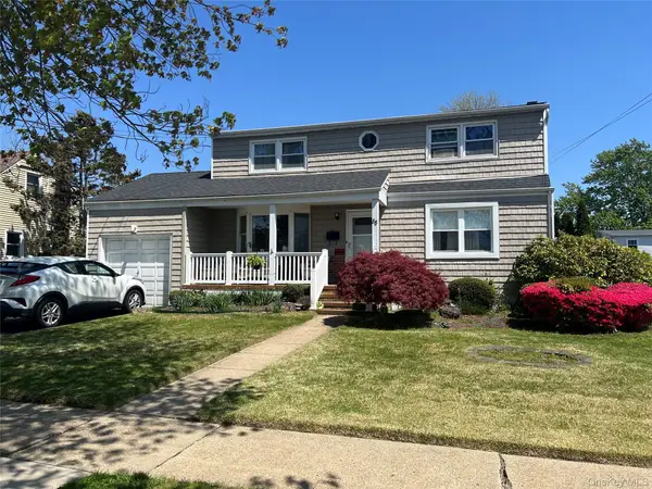 88 Crestwood Boulevard, Farmingdale, NY 11735