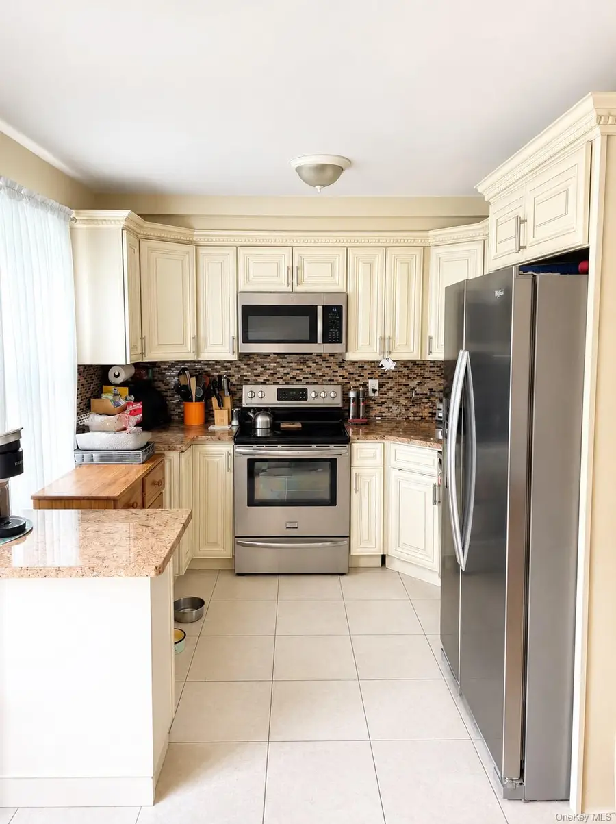 88 Crestwood Boulevard, Farmingdale, NY 11735 - #2