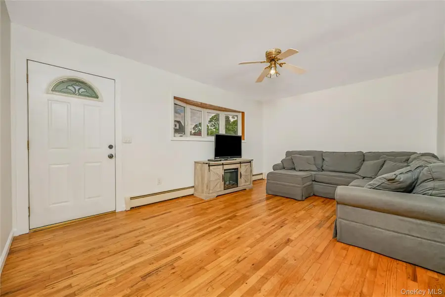 21 Probst Drive, Shirley, NY 11967 - #3