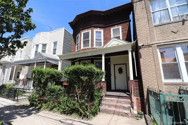 1918 Holland Avenue, Bronx, NY 10462