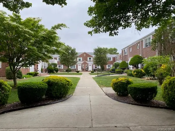 254-25 75th Avenue #2nd fl, Glen Oaks, NY 11004