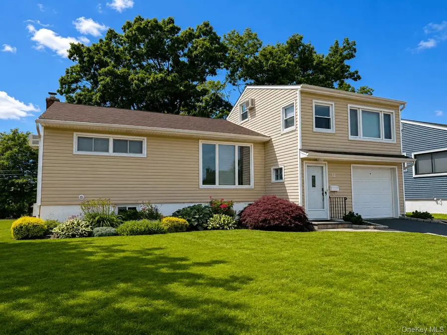 32 Elderberry Lane E, Valley Stream, NY 11581 - #3