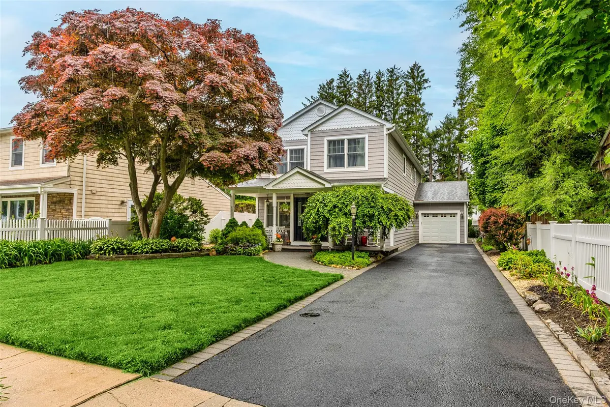 5 Bennett Avenue, Huntington Station, NY 11746 - #1