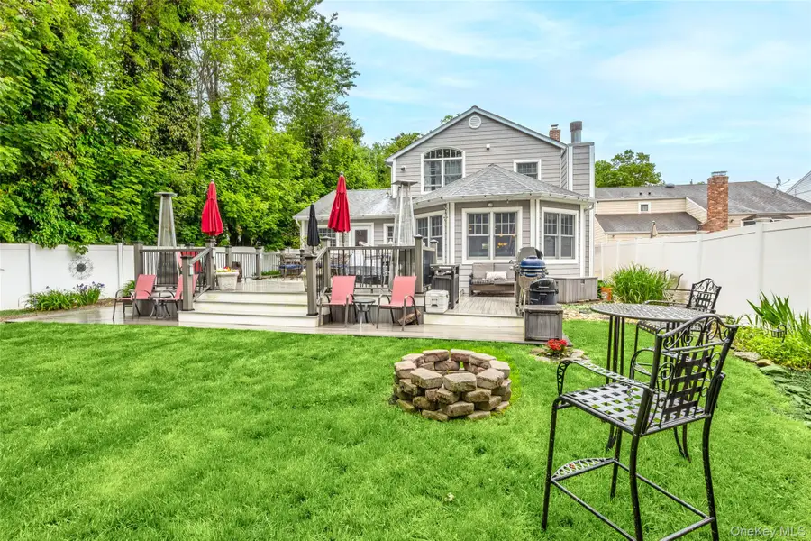 5 Bennett Avenue, Huntington Station, NY 11746 - #3