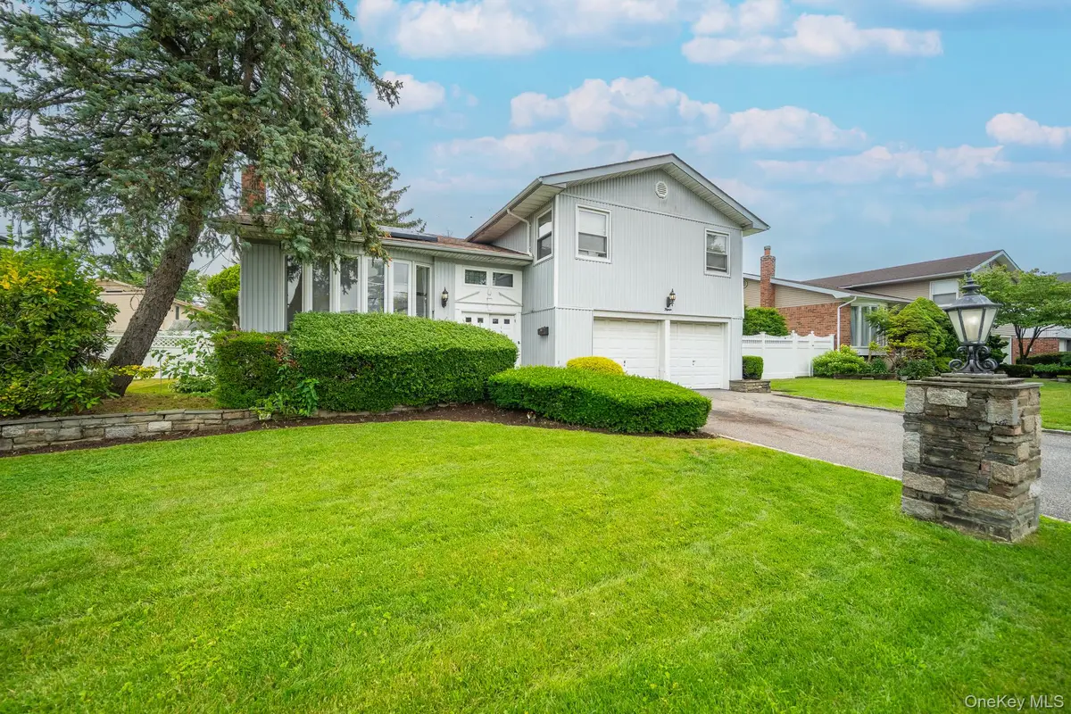 15 Jackie Drive, Westbury, NY 11590 - #1