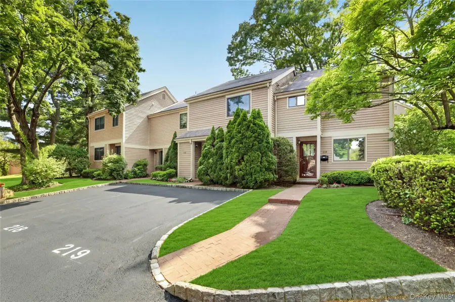 218 Tree Top Crescent, Rye Brook, NY 10573 - #2