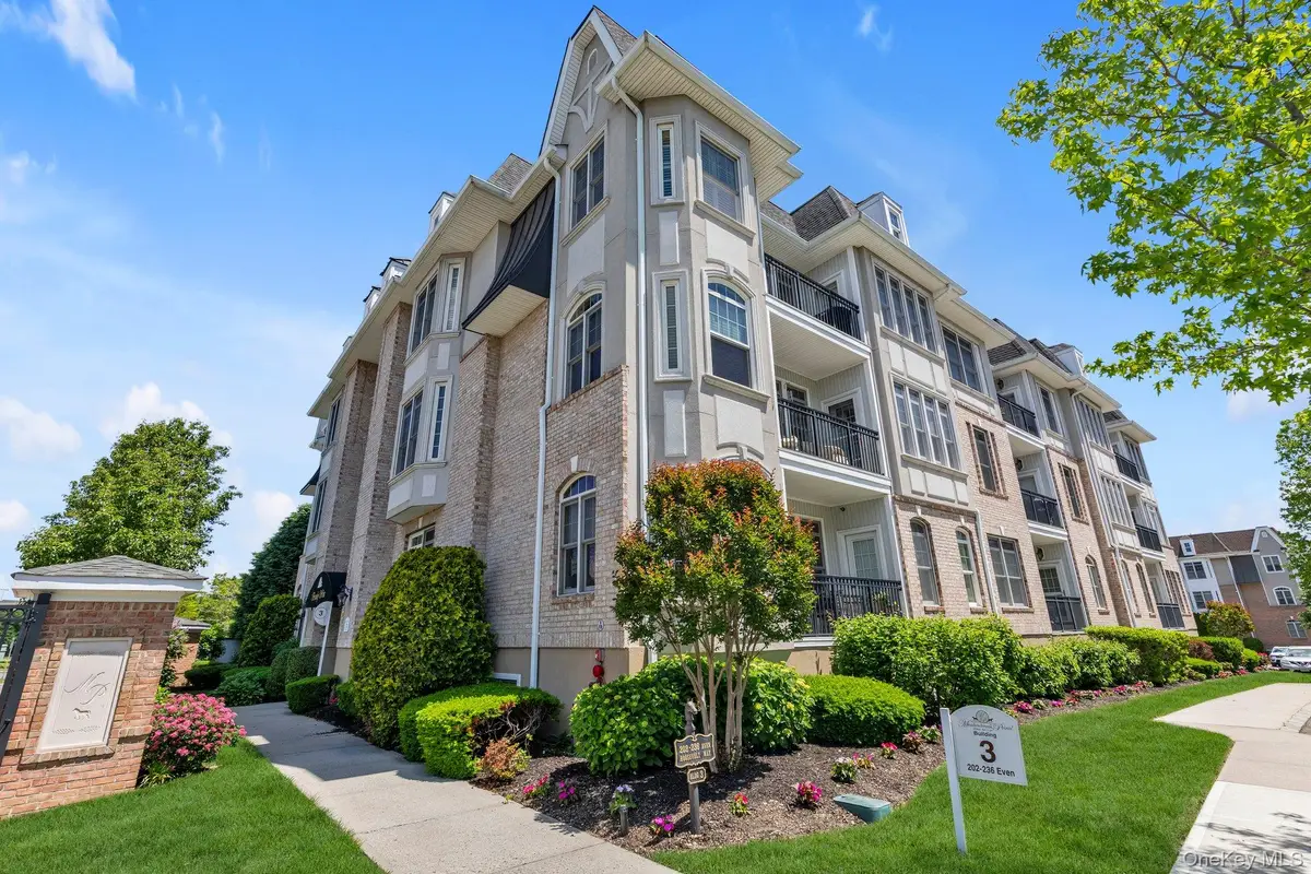 236 Roosevelt Way #3306, Westbury, NY 11590 - #1