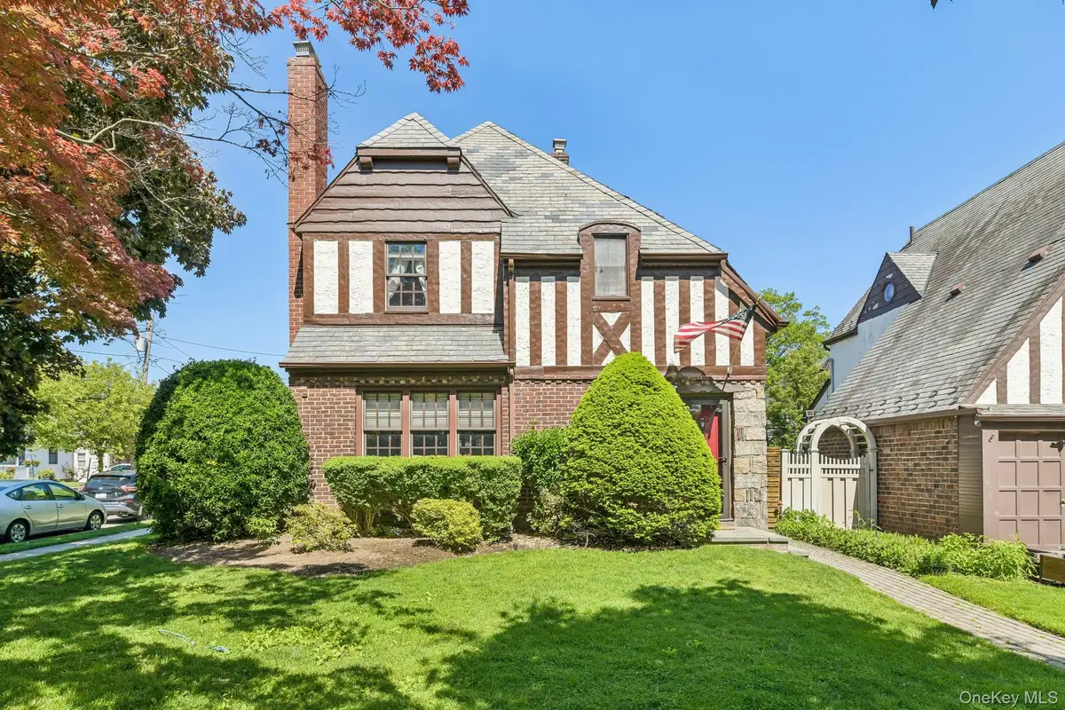 60 Croyden Road, Mineola, NY 11501 - #1