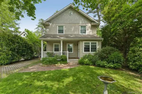 6 Pine Place, Greenlawn, NY 11740