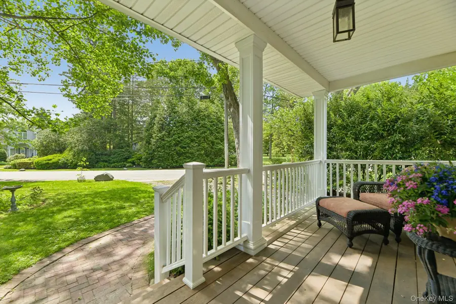 6 Pine Place, Greenlawn, NY 11740 - #2
