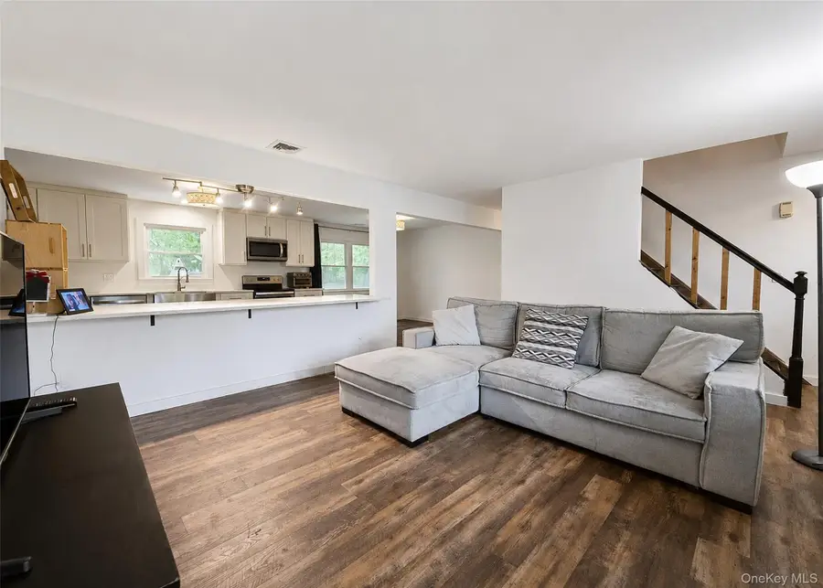 89 Lincoln Avenue, Mastic Beach, NY 11951 - #3