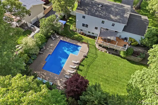 14 Julia Circle, East Setauket, NY 11733