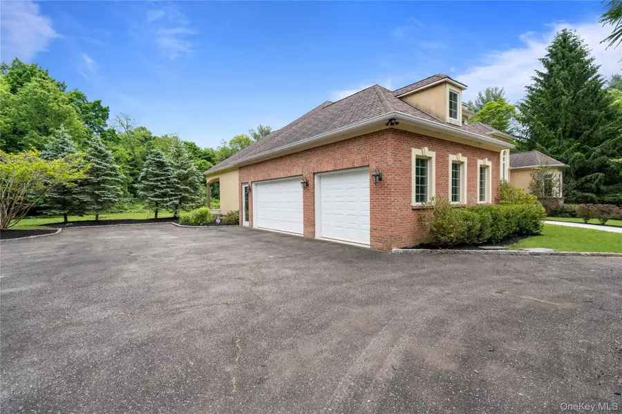1960 Midlane S, Syosset, NY 11791 - #3