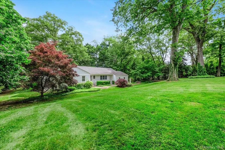 4 Lower Drive, Halesite, NY 11743 - #2