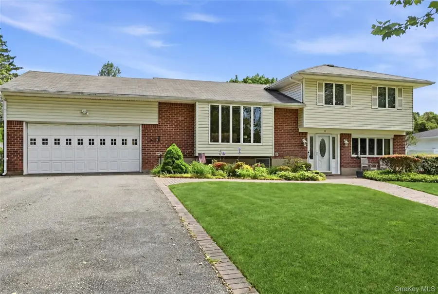 10 Darien Place, East Northport, NY 11731 - #3