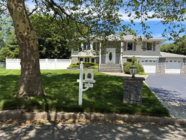 8 Stell Lane, East Northport, NY 11731