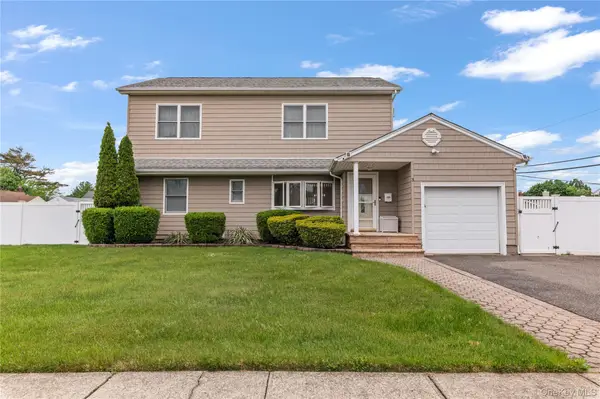 3 Cheshire Road, Bethpage, NY 11714