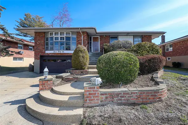 736 Bunker Road, North Woodmere, NY 11581