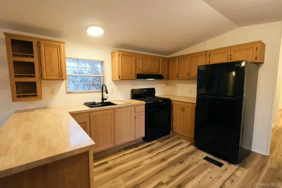 23 Oak St, Wurtsboro, NY 12790 - #2