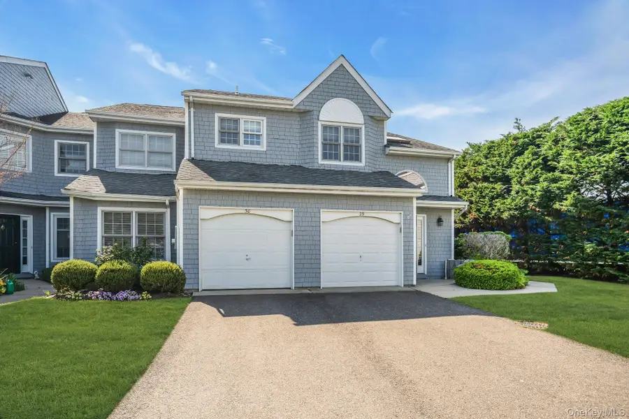 30 Lakebridge Drive S, Kings Park, NY 11754 - #2