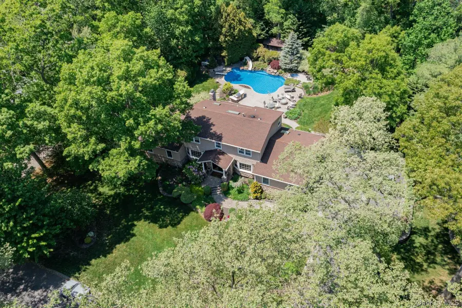 1 Sarah Drive, Dix Hills, NY 11746 - #2