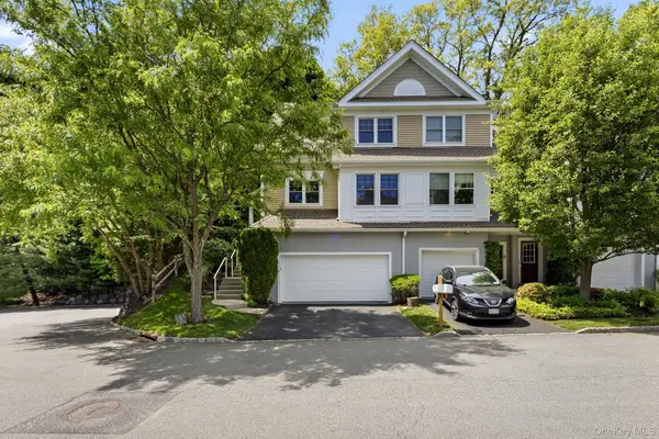 94 Hillcrest Lane, Peekskill, NY 10566